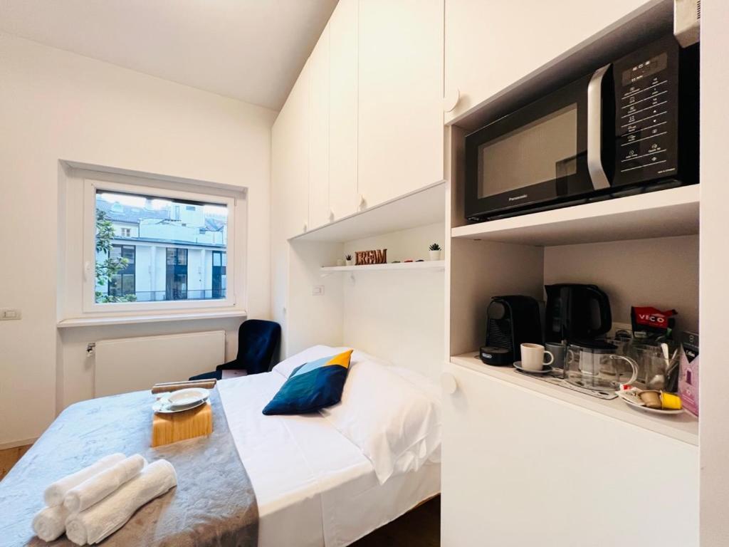 Duomo City Center - Petit Studio Milan Luaran gambar