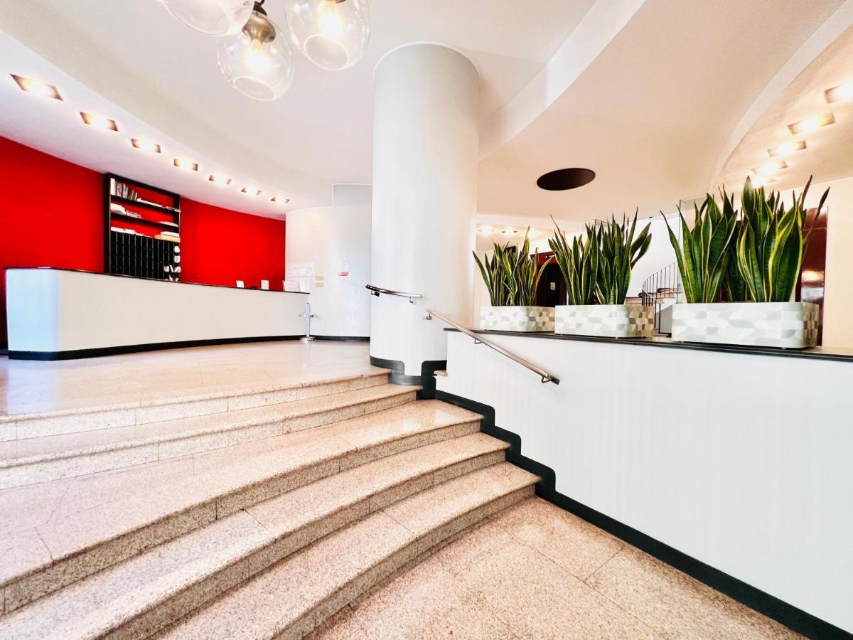 Duomo City Center - Petit Studio Milan Luaran gambar